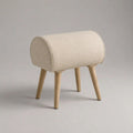 Gepolsterter Sitzhocker aus Stoff und Holz, halbrund, Creme/Natur, 55 × 35 × 52 cm