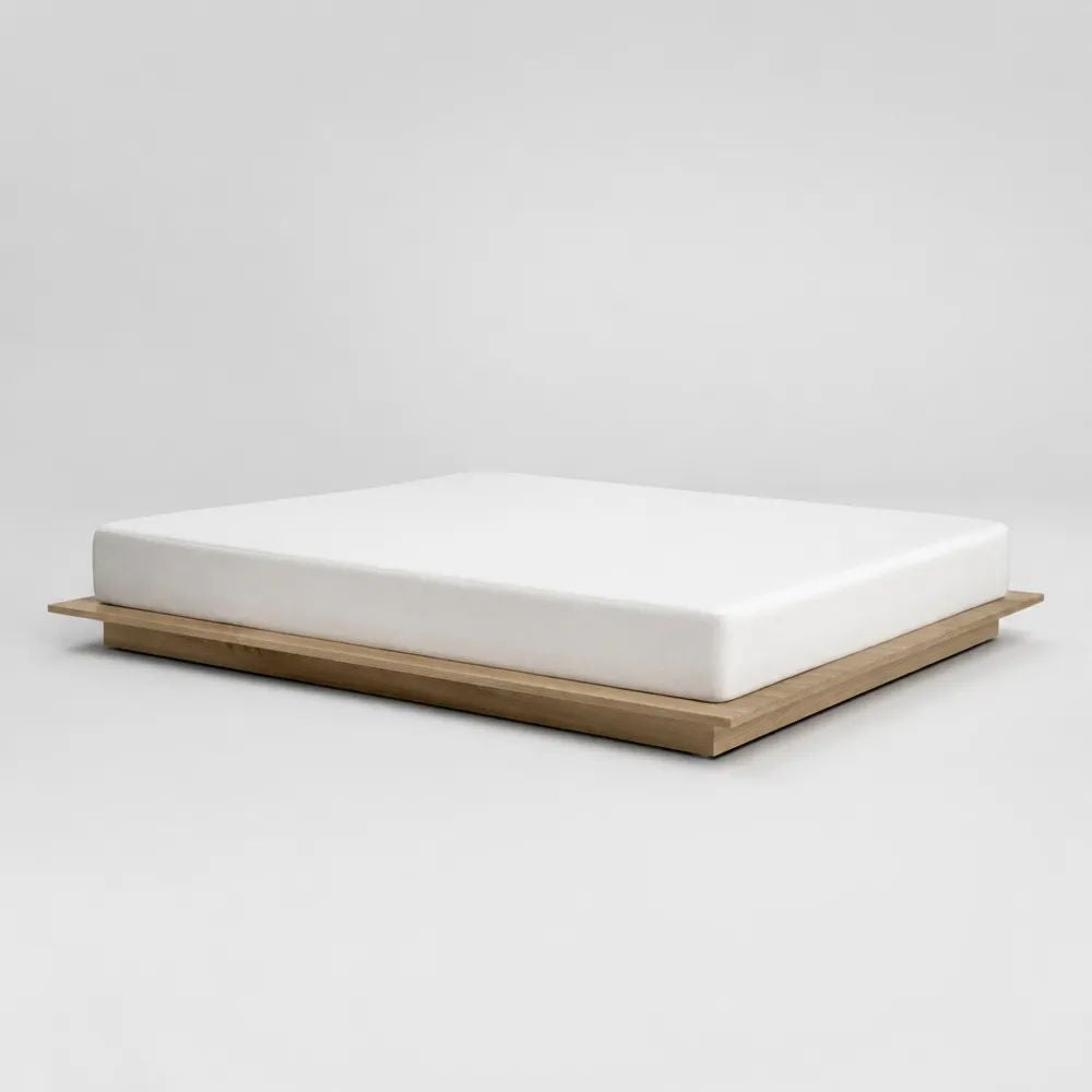 Niedriges Doppelbett mit Matratze 160 x 200 cm aus massiver Eiche, Natur/Weiß, ohne Kopfteil